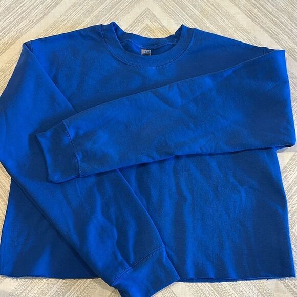 Gildan Women’s Cropped Royal Blue Crewneck Sweatshirt - Size S - Picture 1 of 6